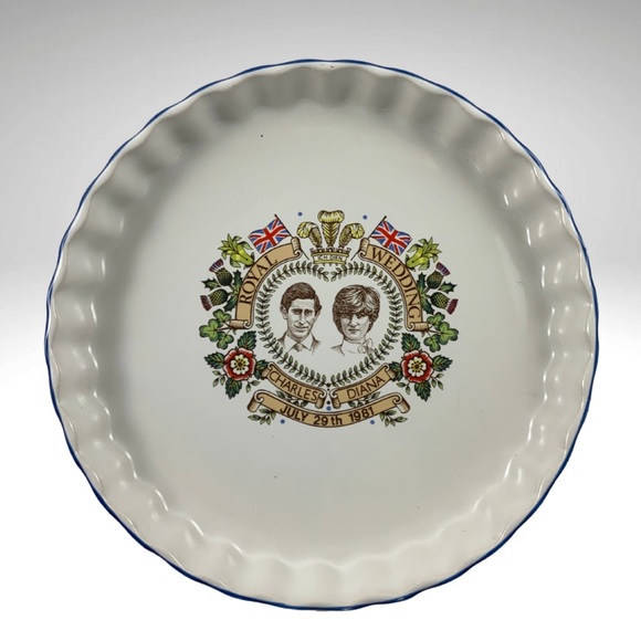Ashley Ceramics England Royal Wedding Commemorative Pie Plate - Picture 12 of 12